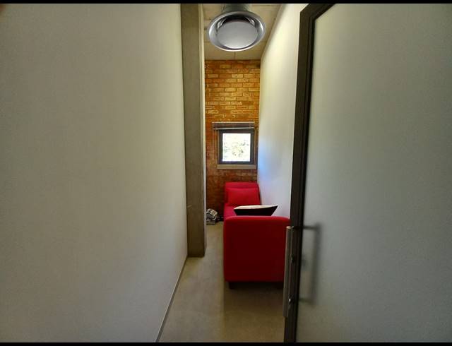 241M² OFFICE TO LET IN BRYANSTON